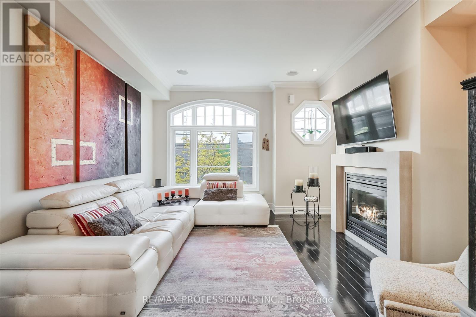 825a Oxford Street, Toronto (Mimico), Ontario  M8Y 1E6 - Photo 13 - W12374930