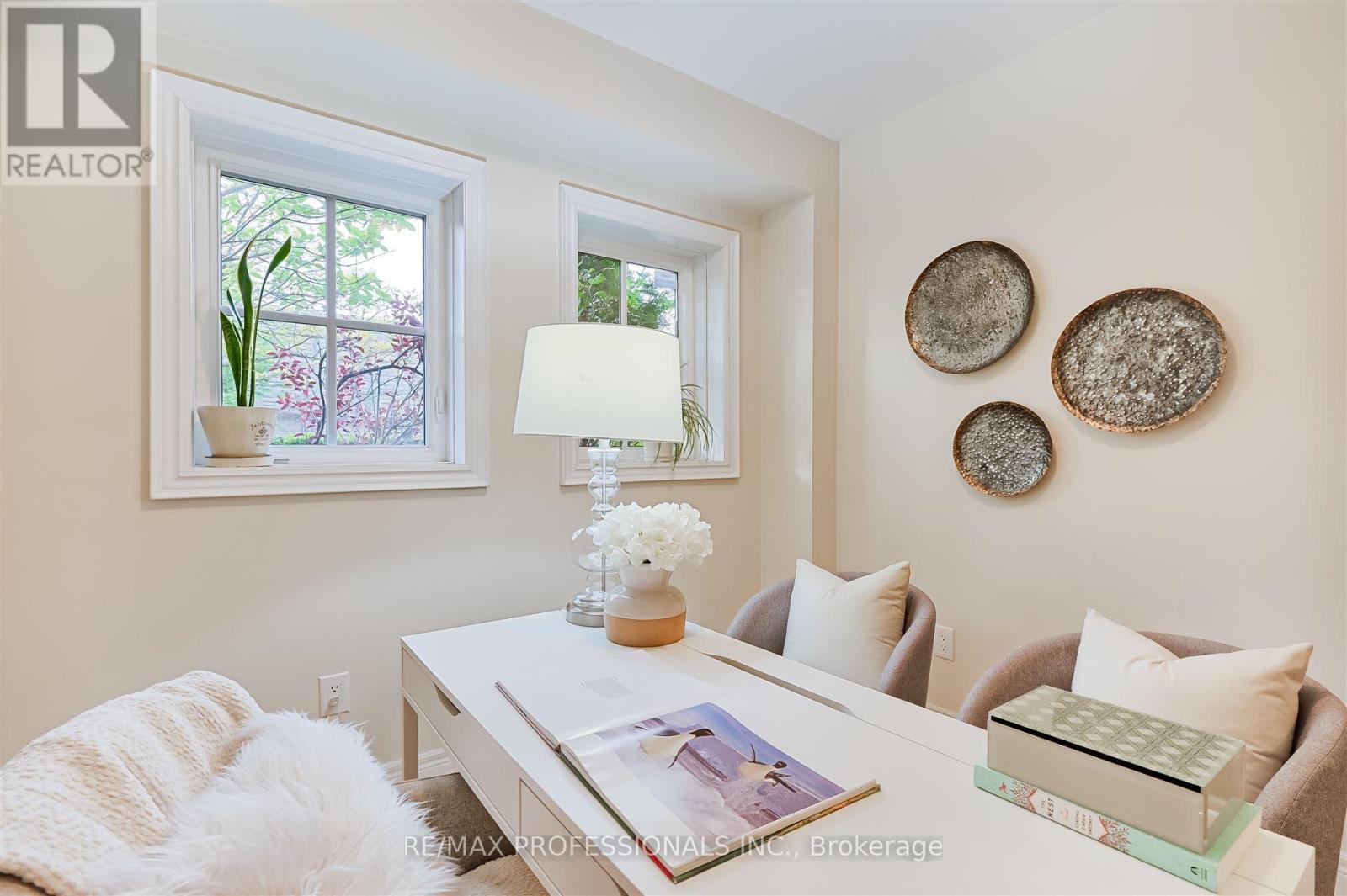 825a Oxford Street, Toronto (Mimico), Ontario  M8Y 1E6 - Photo 3 - W12374930