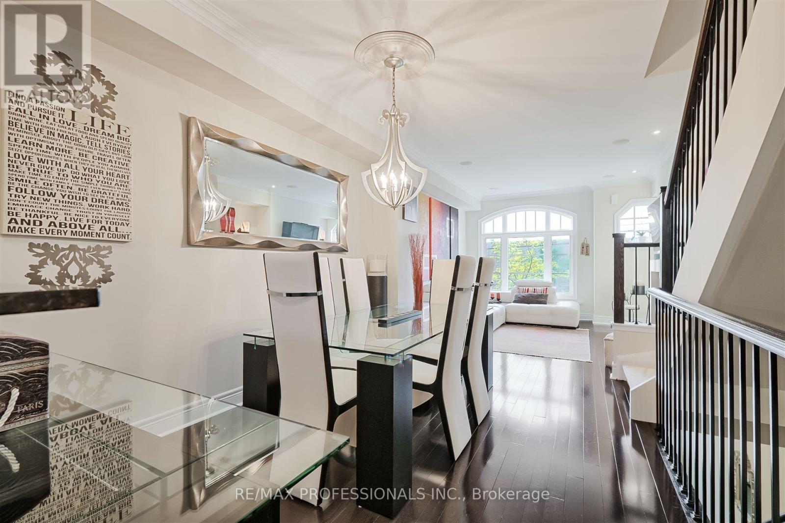 825a Oxford Street, Toronto (Mimico), Ontario  M8Y 1E6 - Photo 6 - W12374930