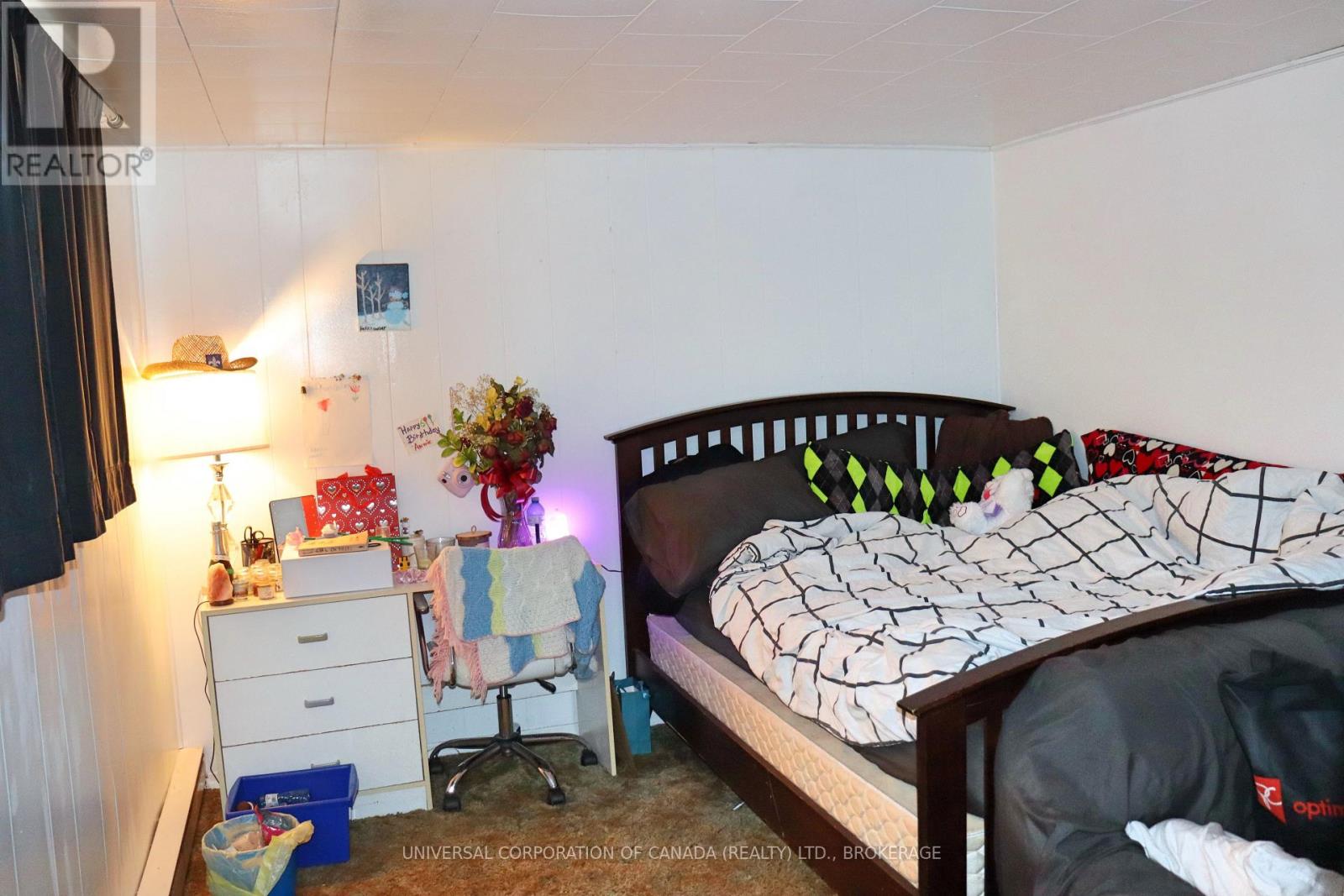 Photo 10 of 28 for 124 Sydenham Street W