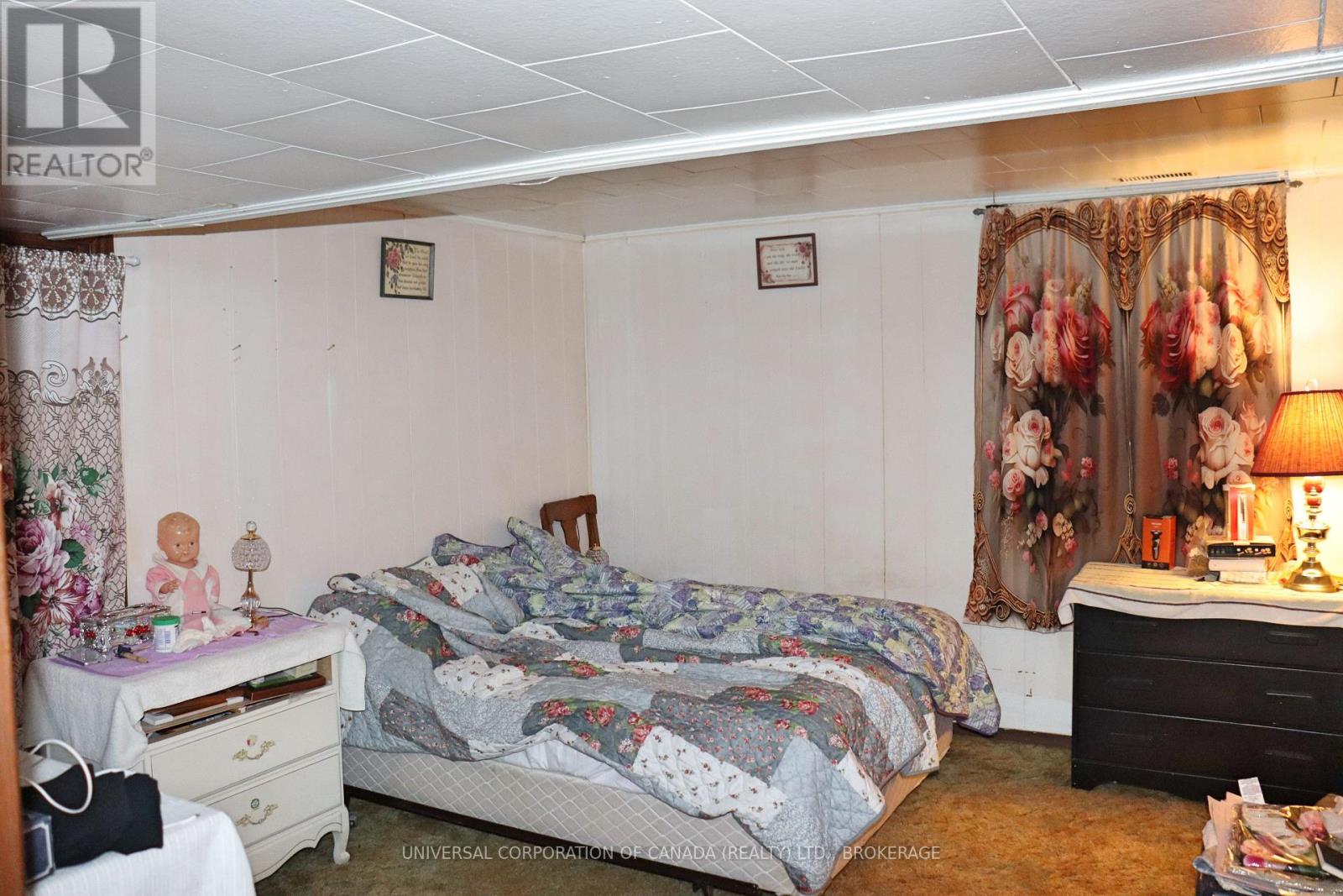 Photo 14 of 28 for 124 Sydenham Street W