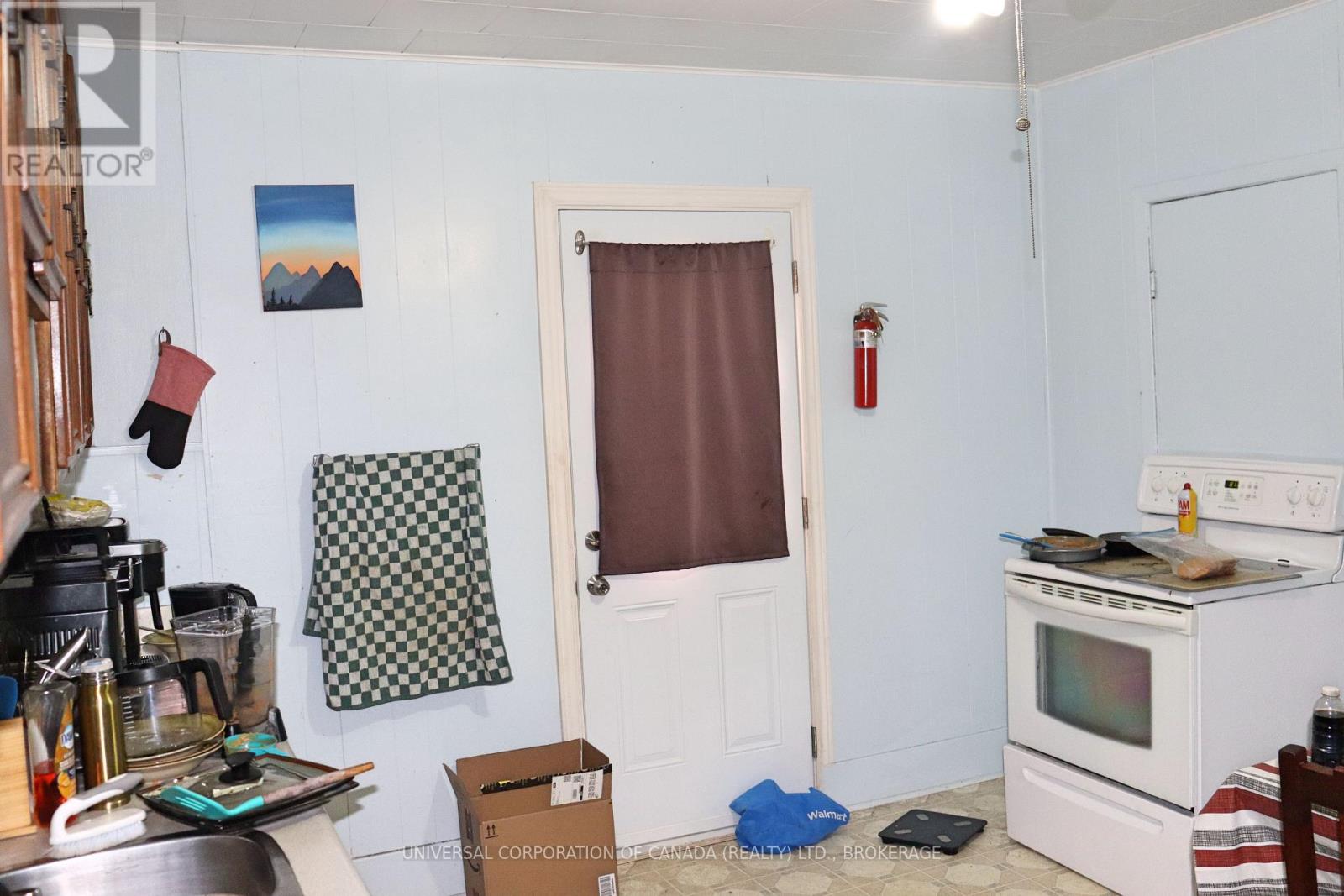 Photo 18 of 28 for 124 Sydenham Street W