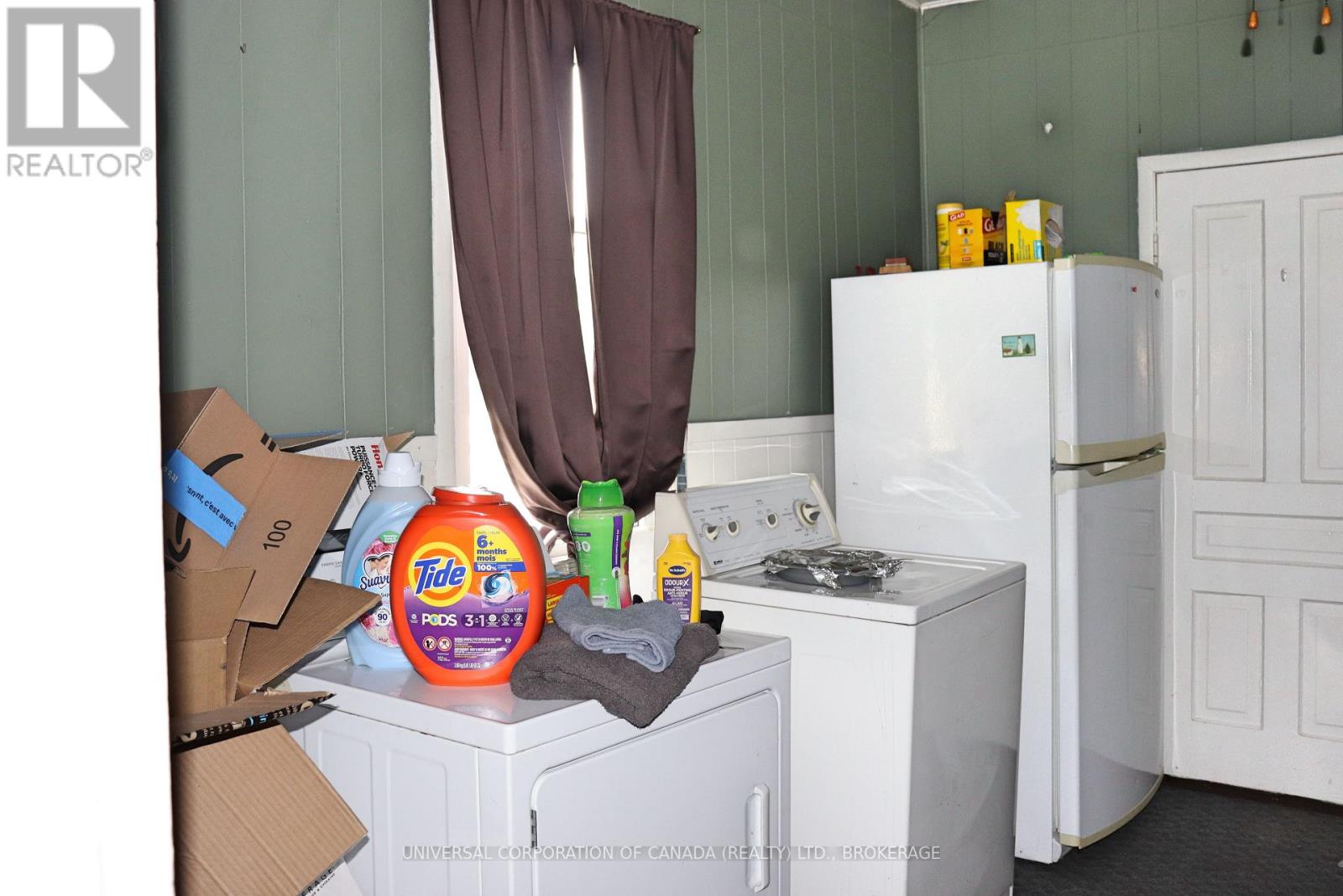 Photo 20 of 28 for 124 Sydenham Street W