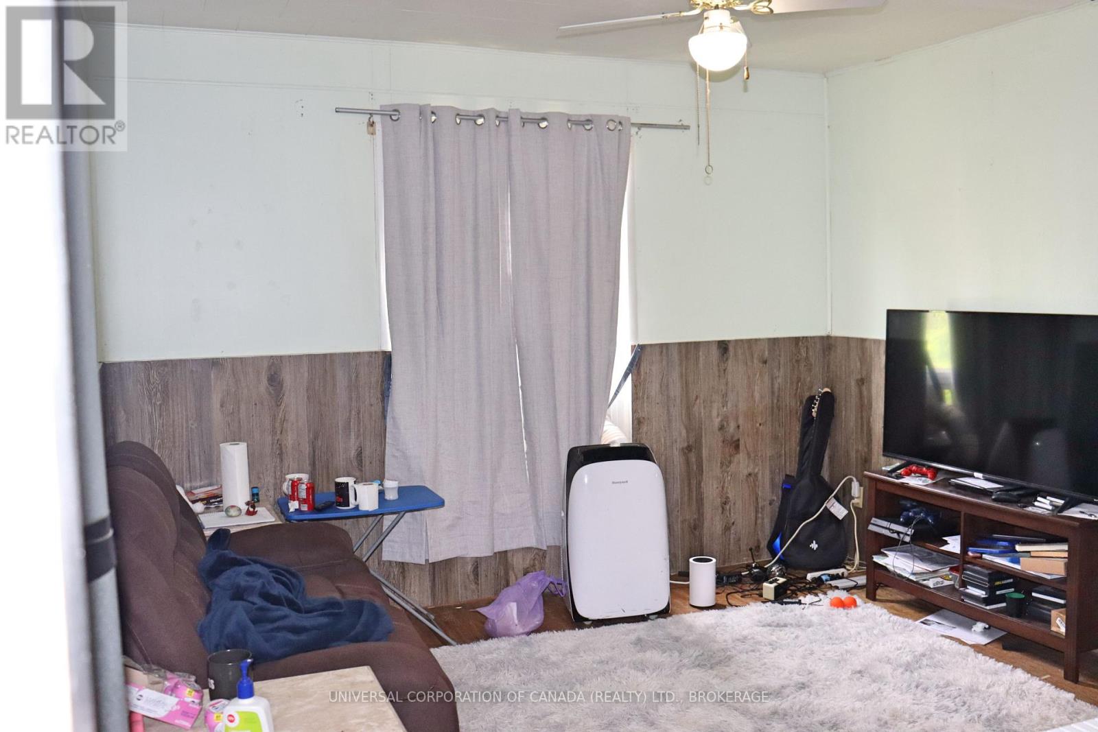 Photo 21 of 28 for 124 Sydenham Street W