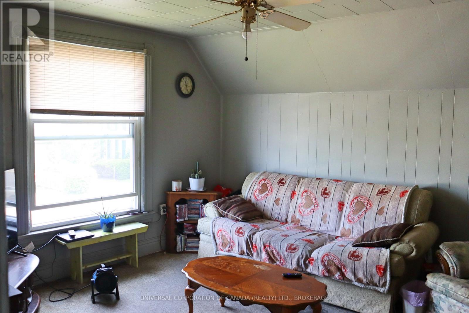 Photo 23 of 28 for 124 Sydenham Street W