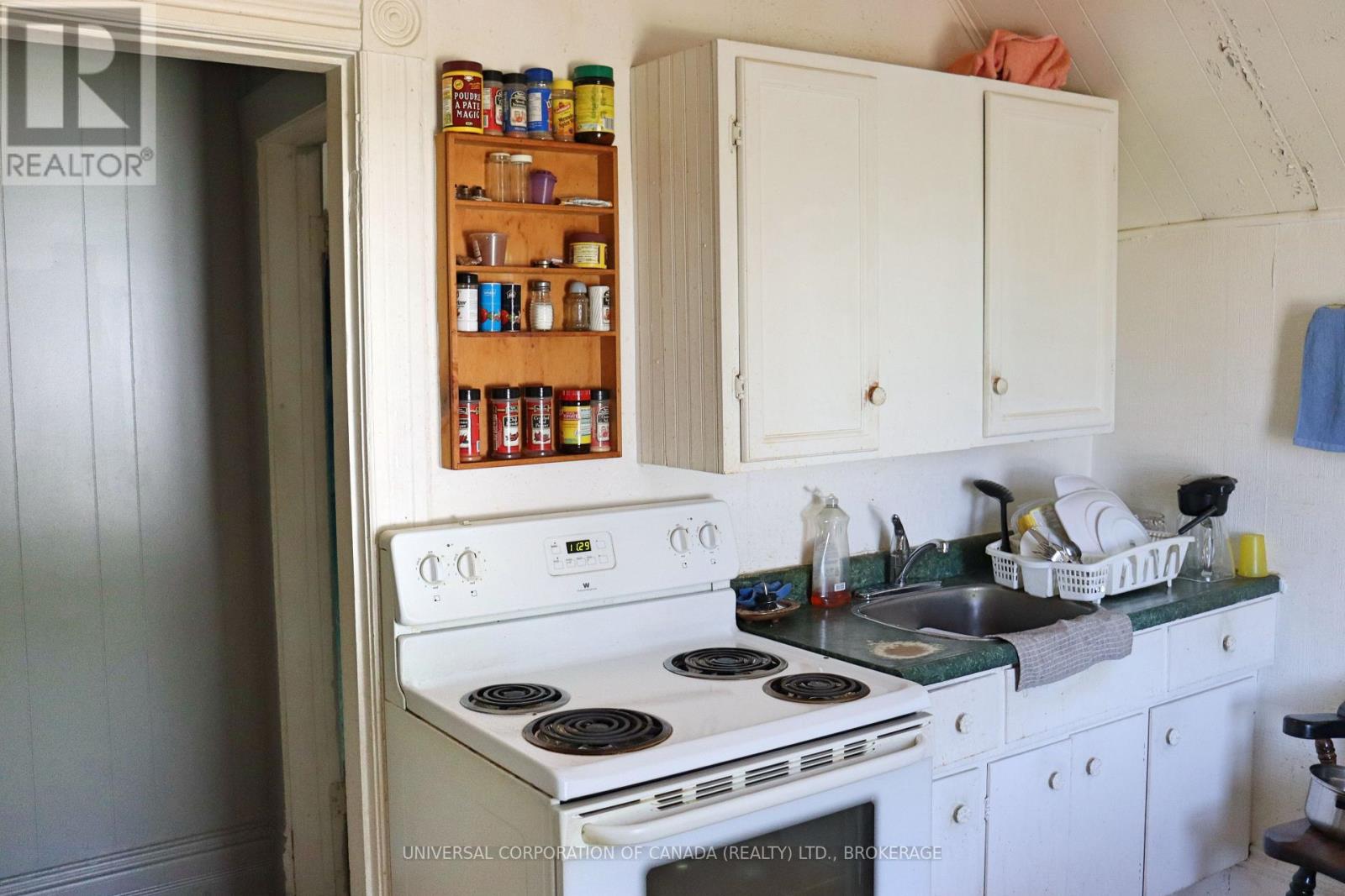 Photo 28 of 28 for 124 Sydenham Street W