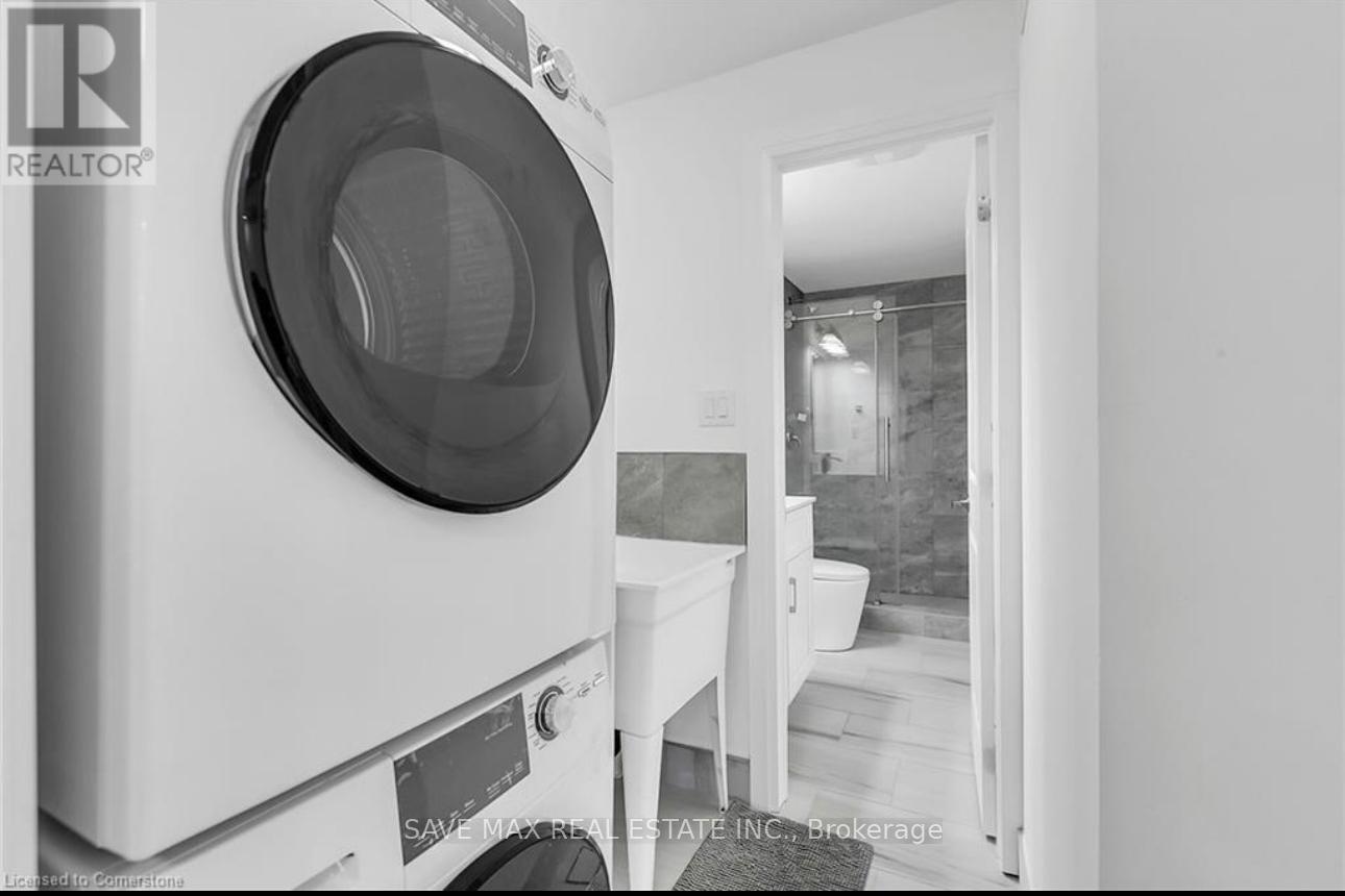 528 Nathalie Crescent, Kitchener, Ontario  N2E 0C9 - Photo 5 - X12374860