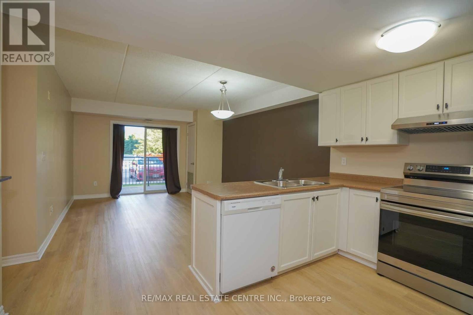 106 - 39 Goodwin Drive, Guelph, Ontario  N1L 0E5 - Photo 5 - X12374867