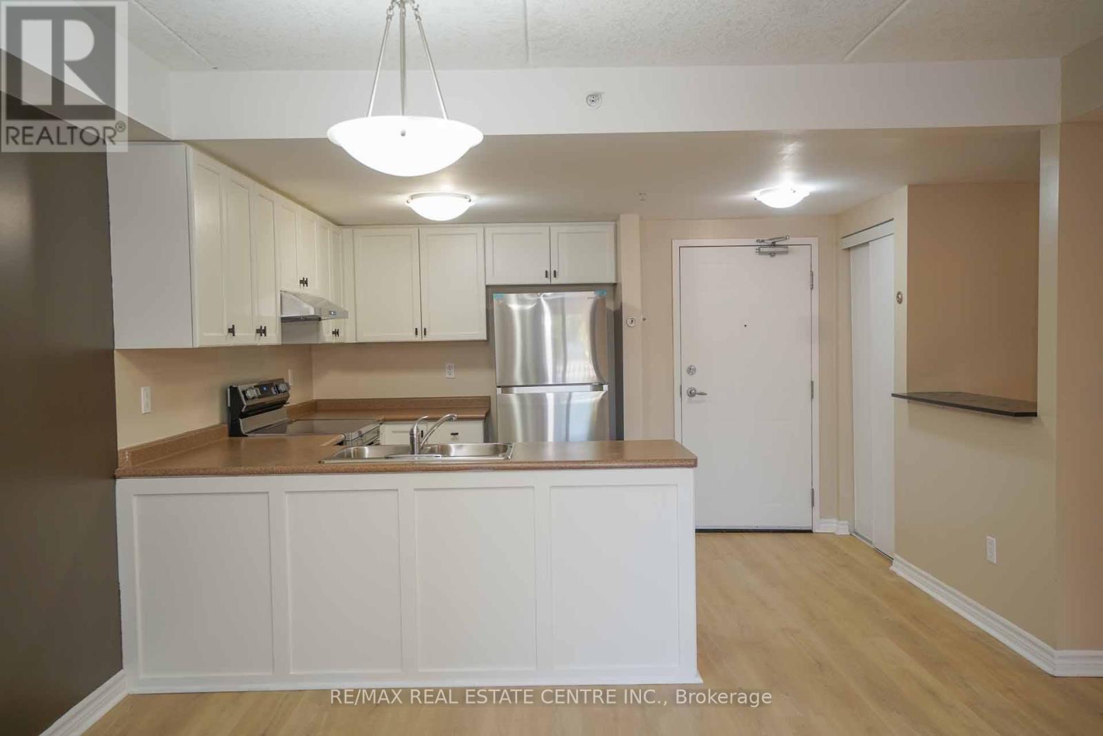 106 - 39 Goodwin Drive, Guelph, Ontario  N1L 0E5 - Photo 8 - X12374867