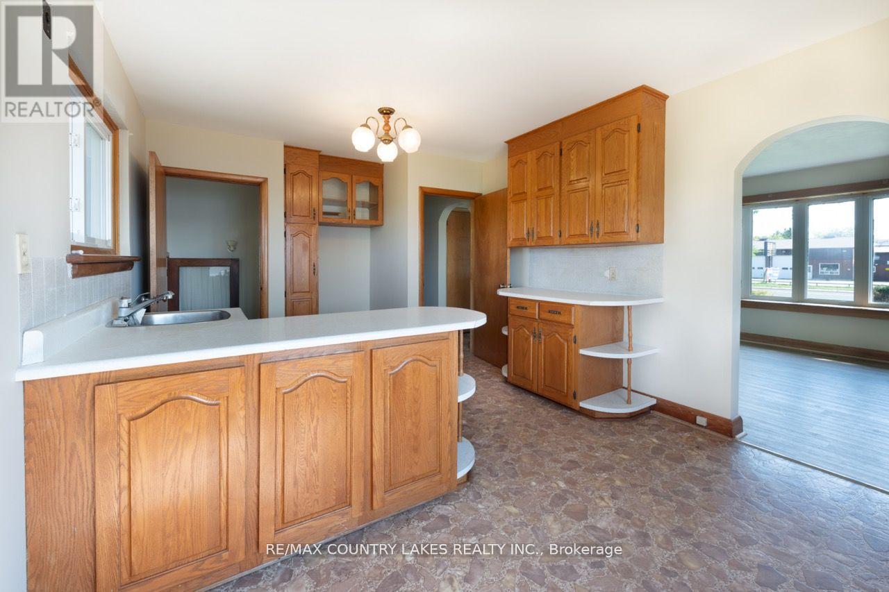 895 Highway 7 Road, Kawartha Lakes, Ontario  K0M 2M0 - Photo 2 - X12374900