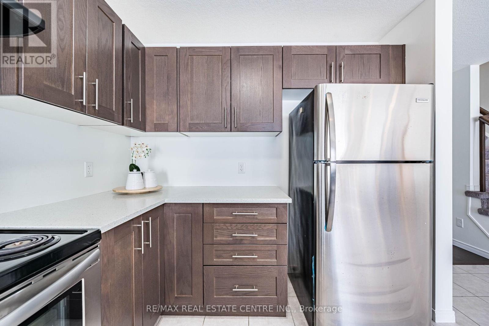 99 - 135 Hardcastle Drive, Cambridge, Ontario  N1S 0B4 - Photo 13 - X12374936
