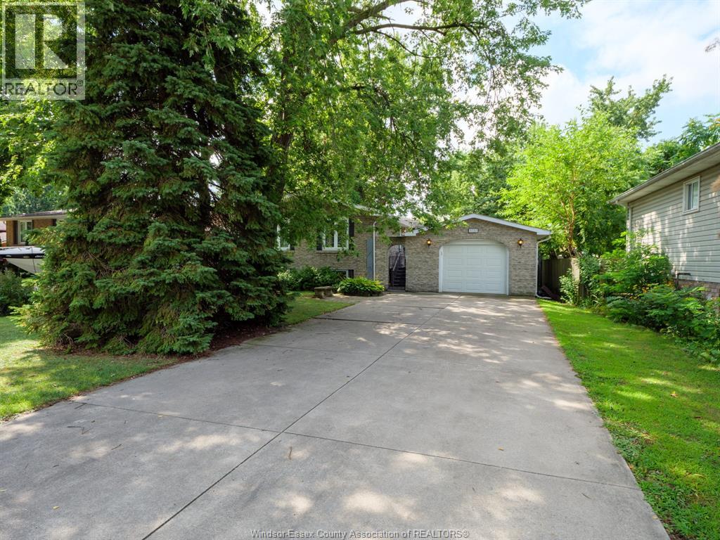 MLS# 25022133: 1050 REAUME ROAD, LaSalle, Canada