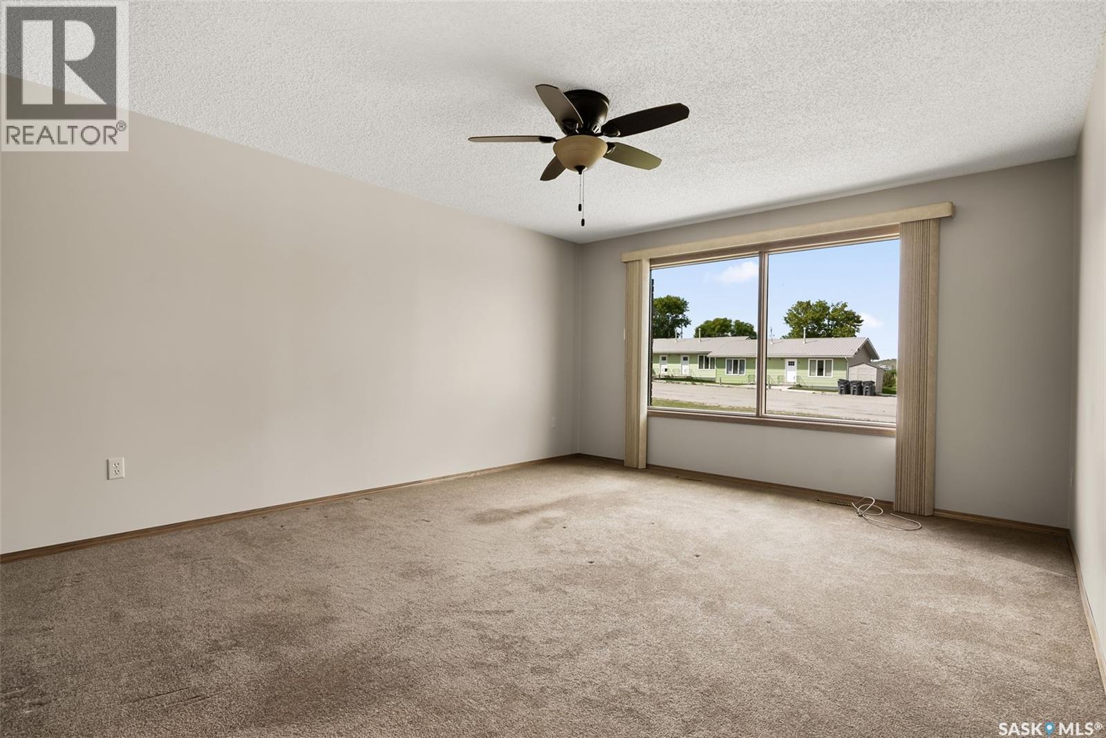 Property at 601 Main STREET image 3