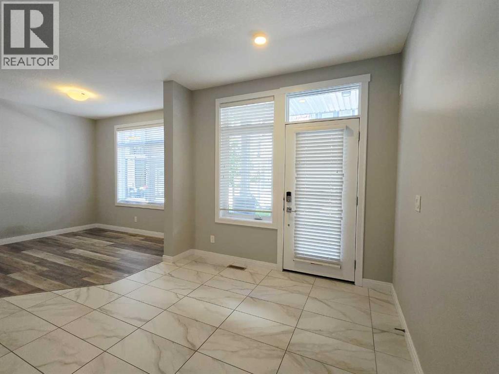 Property at 120 Wentworth Row SW image 2