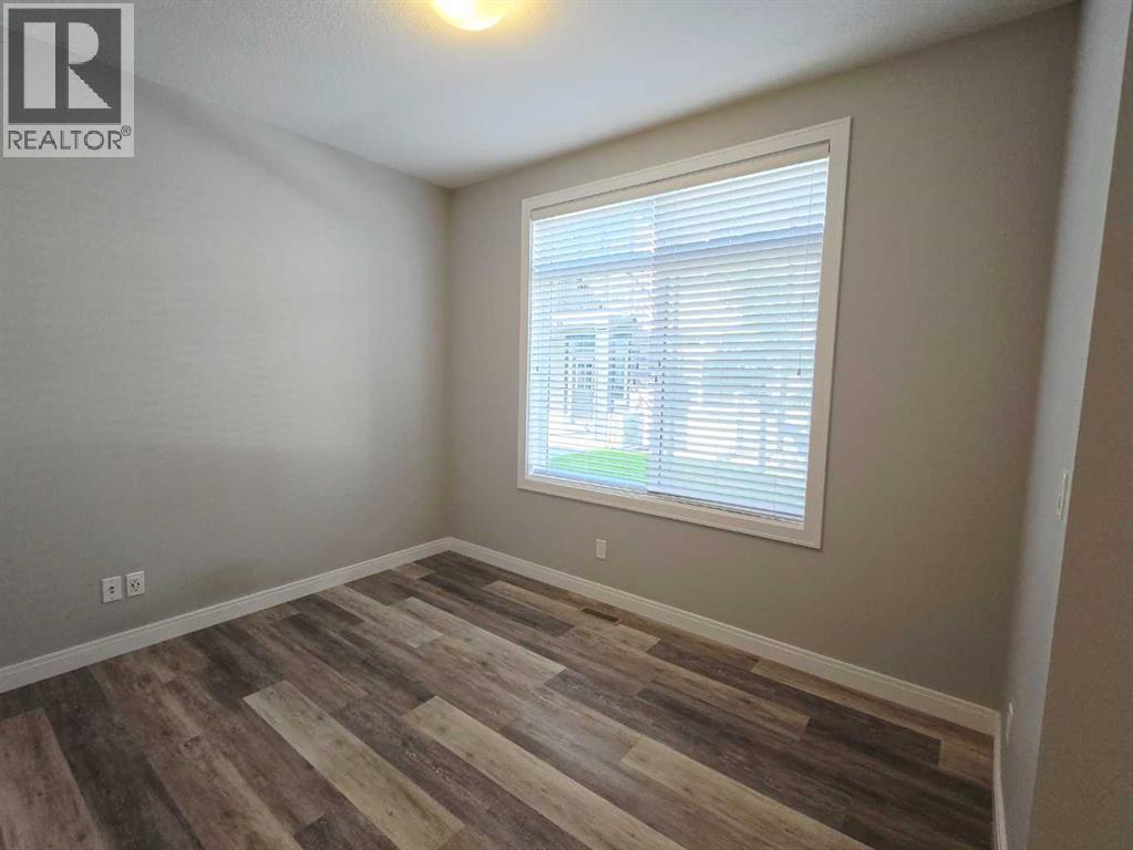 Property at 120 Wentworth Row SW image 4