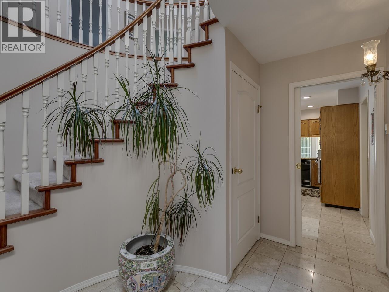 5755 Nancy Greene Way, North Vancouver, British Columbia  V7R 4W4 - Photo 13 - R3042038