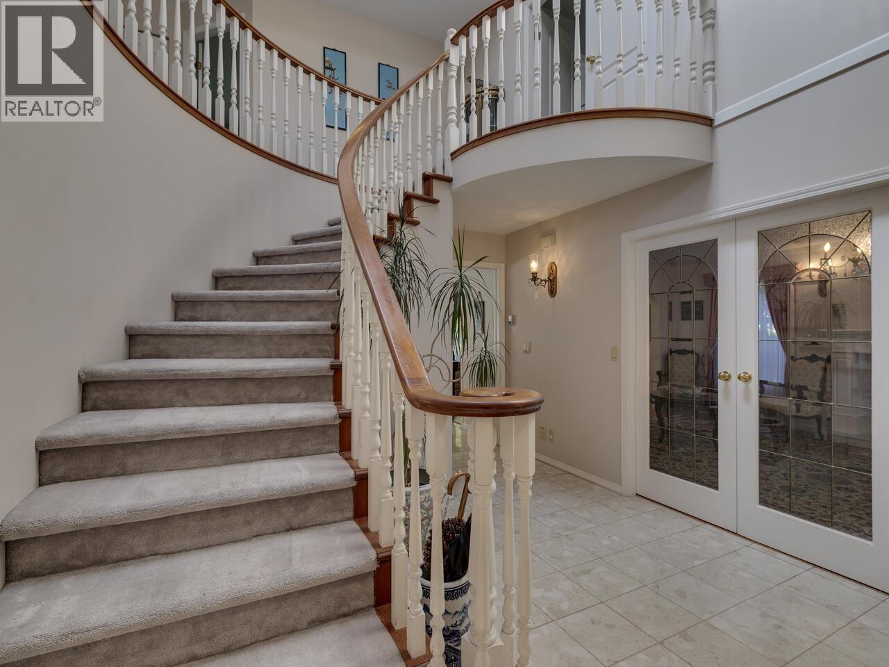 5755 Nancy Greene Way, North Vancouver, British Columbia  V7R 4W4 - Photo 10 - R3042038