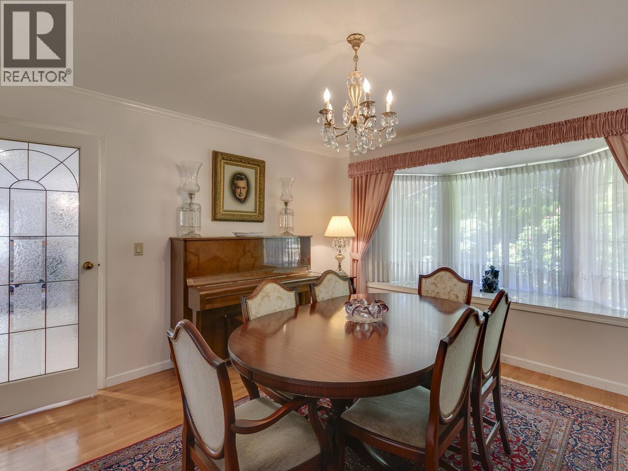 5755 Nancy Greene Way, North Vancouver, British Columbia  V7R 4W4 - Photo 8 - R3042038