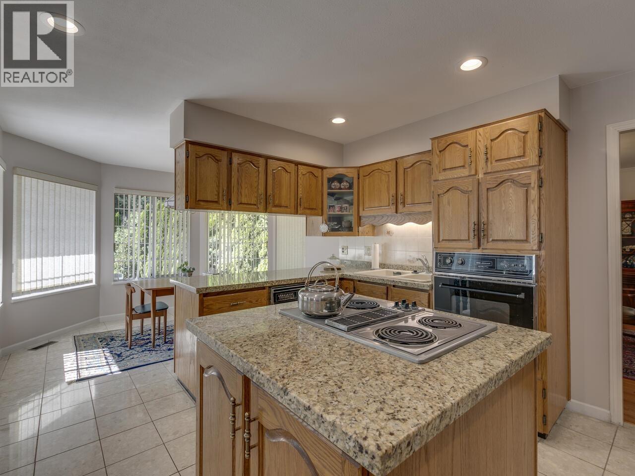 5755 Nancy Greene Way, North Vancouver, British Columbia  V7R 4W4 - Photo 20 - R3042038