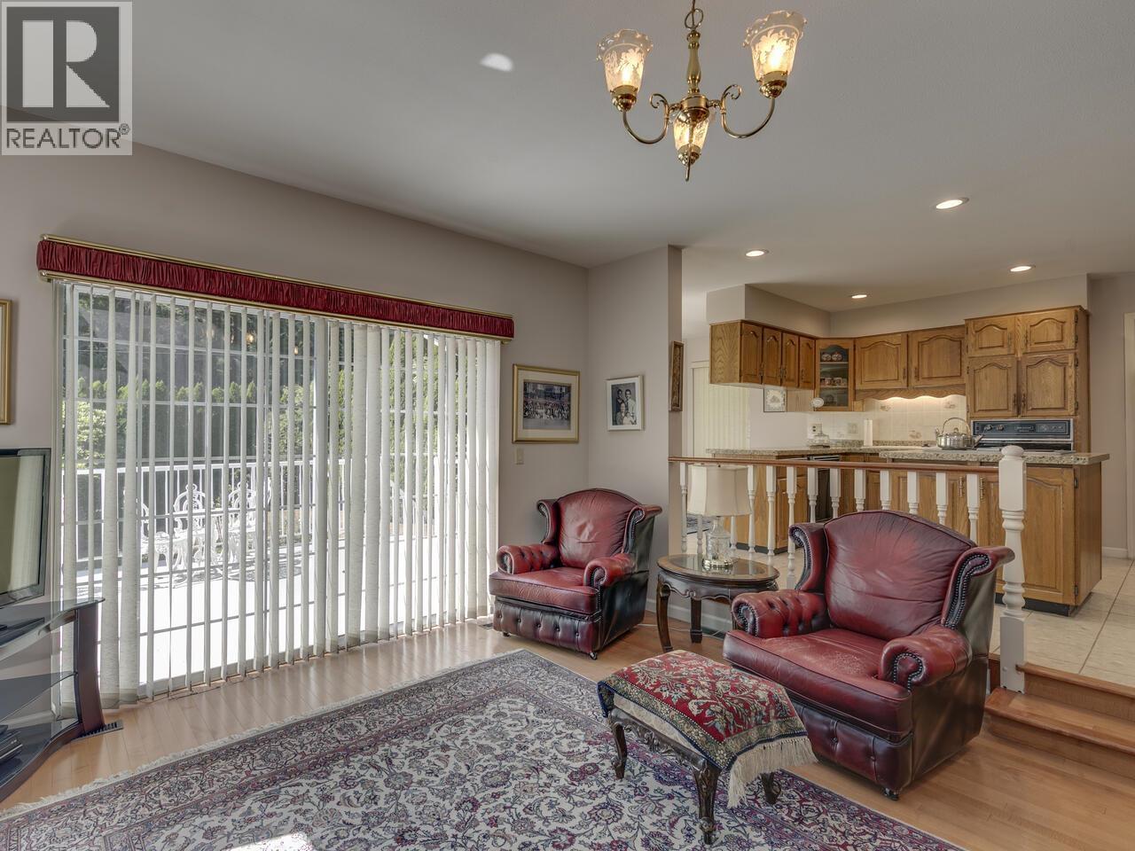 5755 Nancy Greene Way, North Vancouver, British Columbia  V7R 4W4 - Photo 6 - R3042038