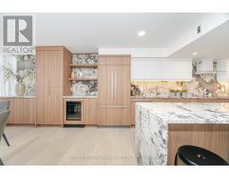 902 - 900 YONGE STREET, Toronto, Ontario