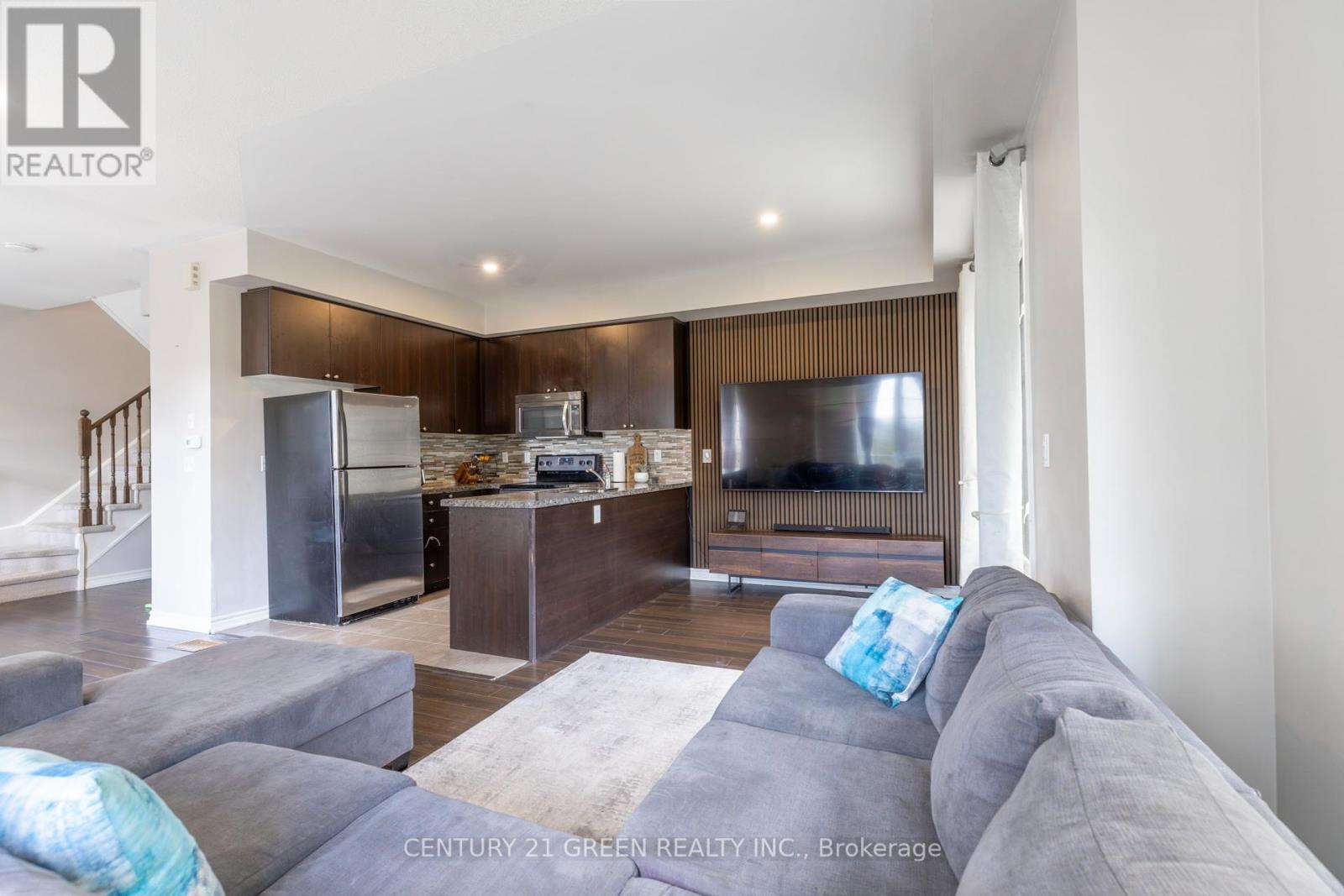111 - 1250 St. Martins Drive, Pickering, Ontario  L1W 0A2 - Photo 5 - E12375028