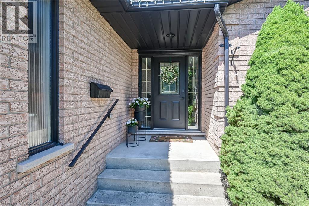 Property at 95 GATESTONE Drive image 4