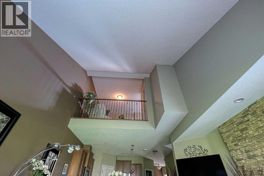 223 Sunset Square, Cochrane, Alberta  T4C 0H3 - Photo 12 - A2252718