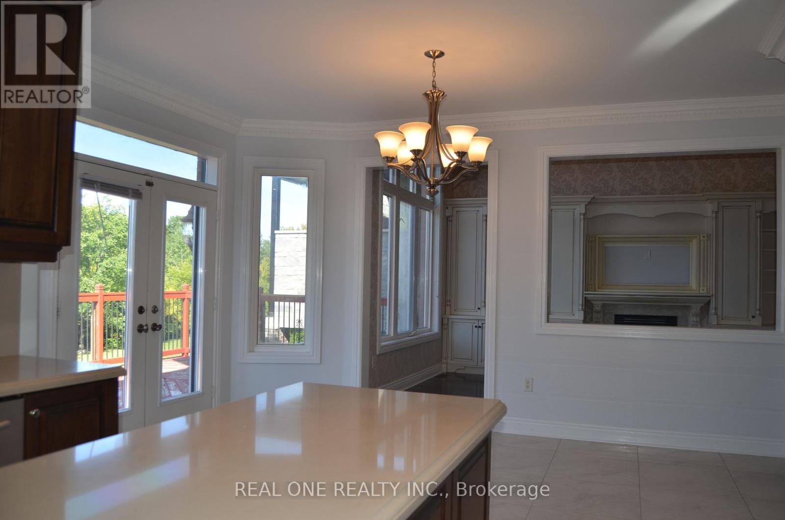 83 Townwood Drive, Richmond Hill, Ontario  L4E 4T2 - Photo 12 - N12374972