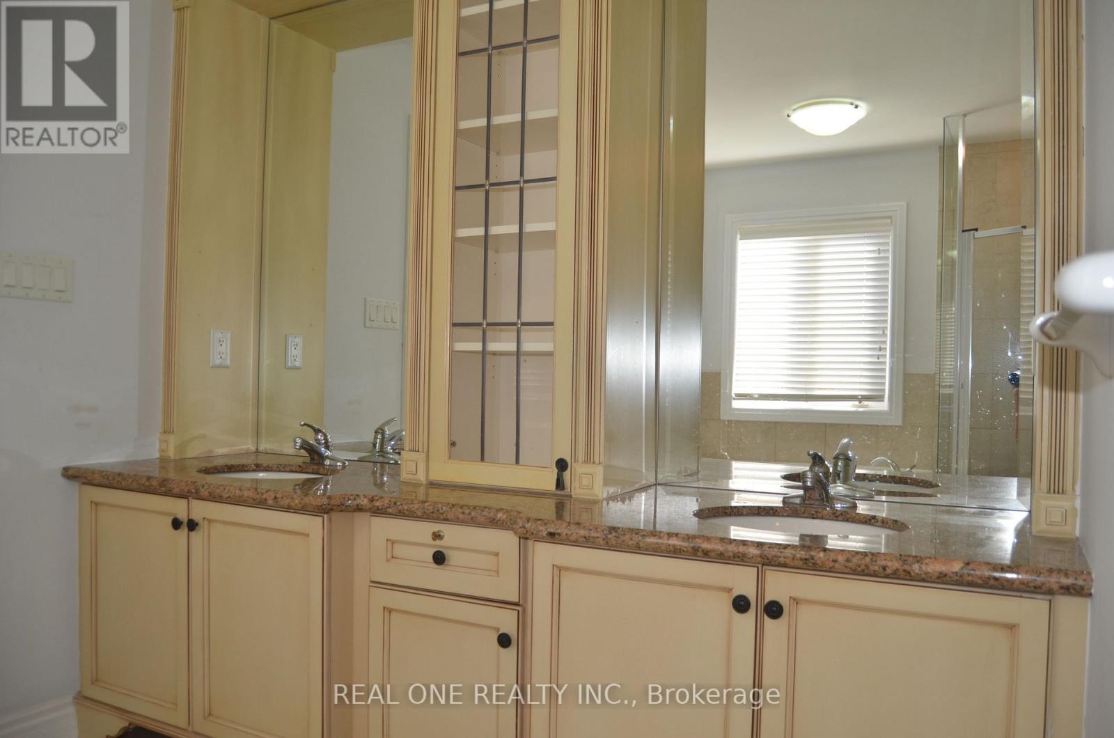 83 Townwood Drive, Richmond Hill, Ontario  L4E 4T2 - Photo 28 - N12374972