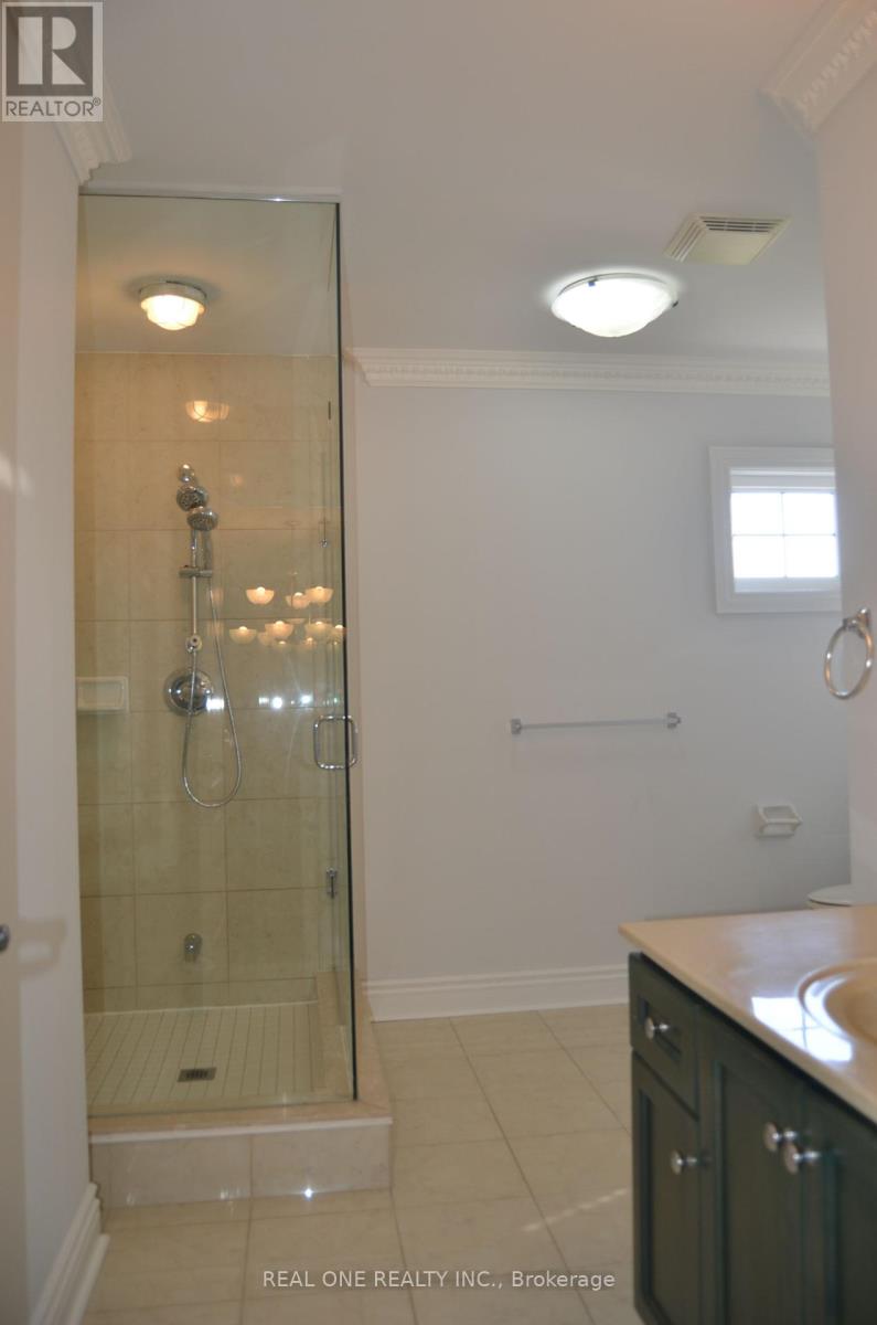 83 Townwood Drive, Richmond Hill, Ontario  L4E 4T2 - Photo 35 - N12374972