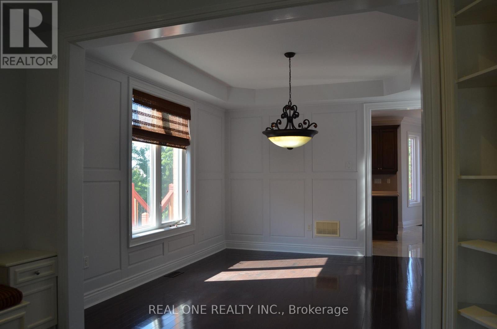 83 Townwood Drive, Richmond Hill, Ontario  L4E 4T2 - Photo 5 - N12374972