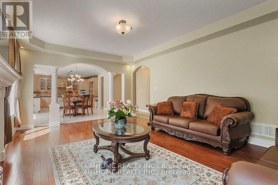 107 Monkhouse Road, Markham, Ontario  L6E 2A6 - Photo 8 - N12375064