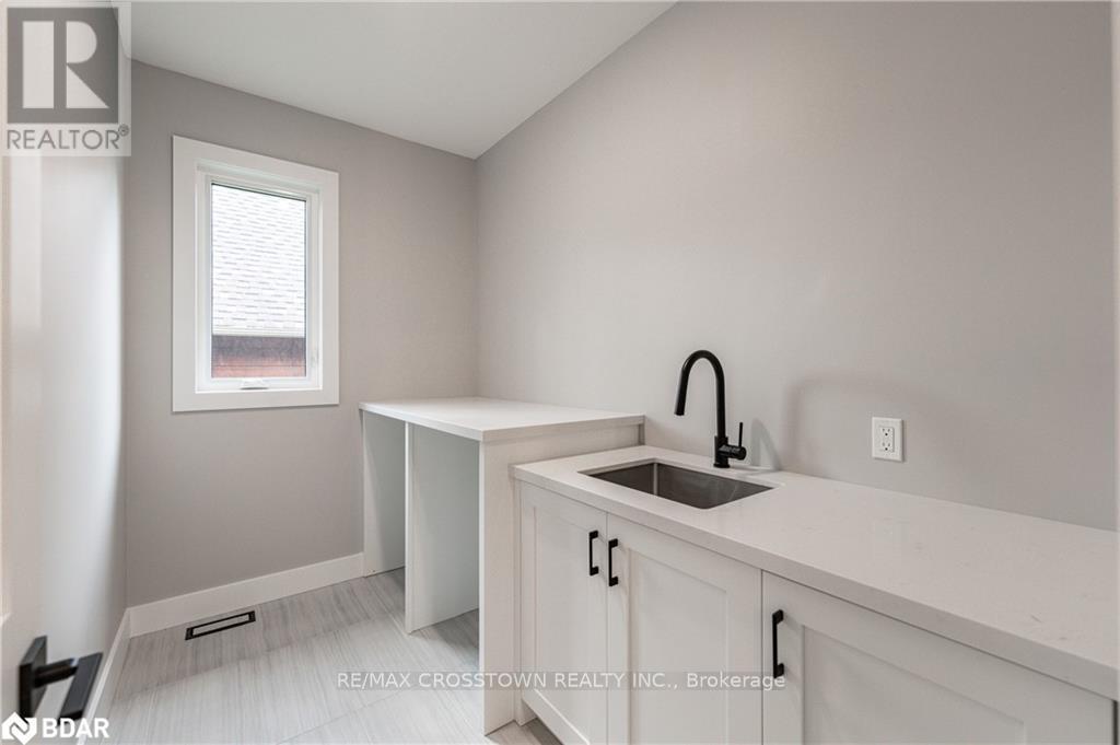 32 Alpine Way, Oro-Medonte (Horseshoe Valley), Ontario  L0L 2L0 - Photo 19 - S12375066