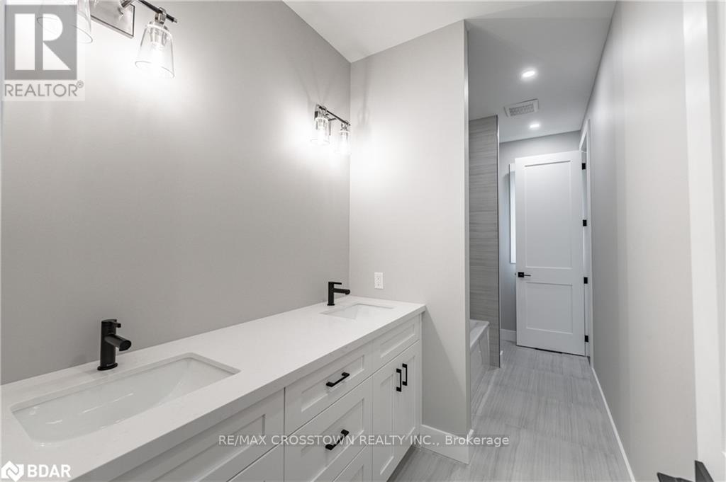 32 Alpine Way, Oro-Medonte (Horseshoe Valley), Ontario  L0L 2L0 - Photo 23 - S12375066