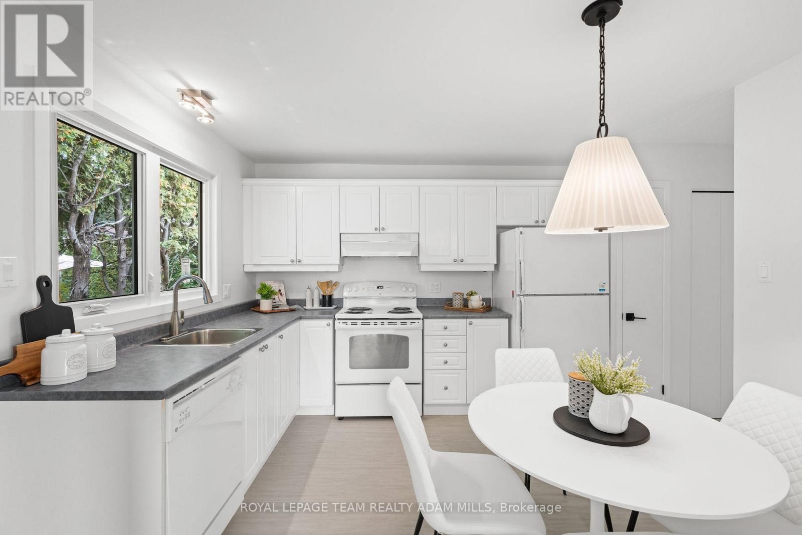 968 Walkley Road, Ottawa, Ontario  K1V 6R3 - Photo 11 - X12375194