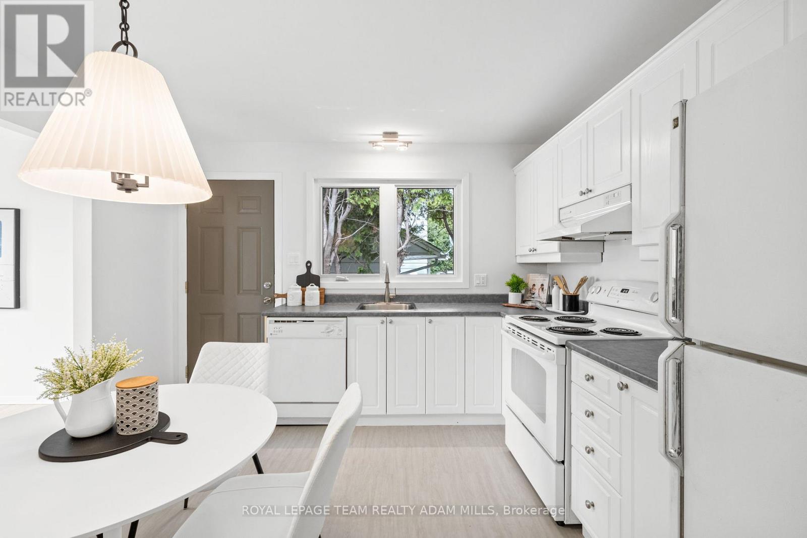 968 Walkley Road, Ottawa, Ontario  K1V 6R3 - Photo 12 - X12375194