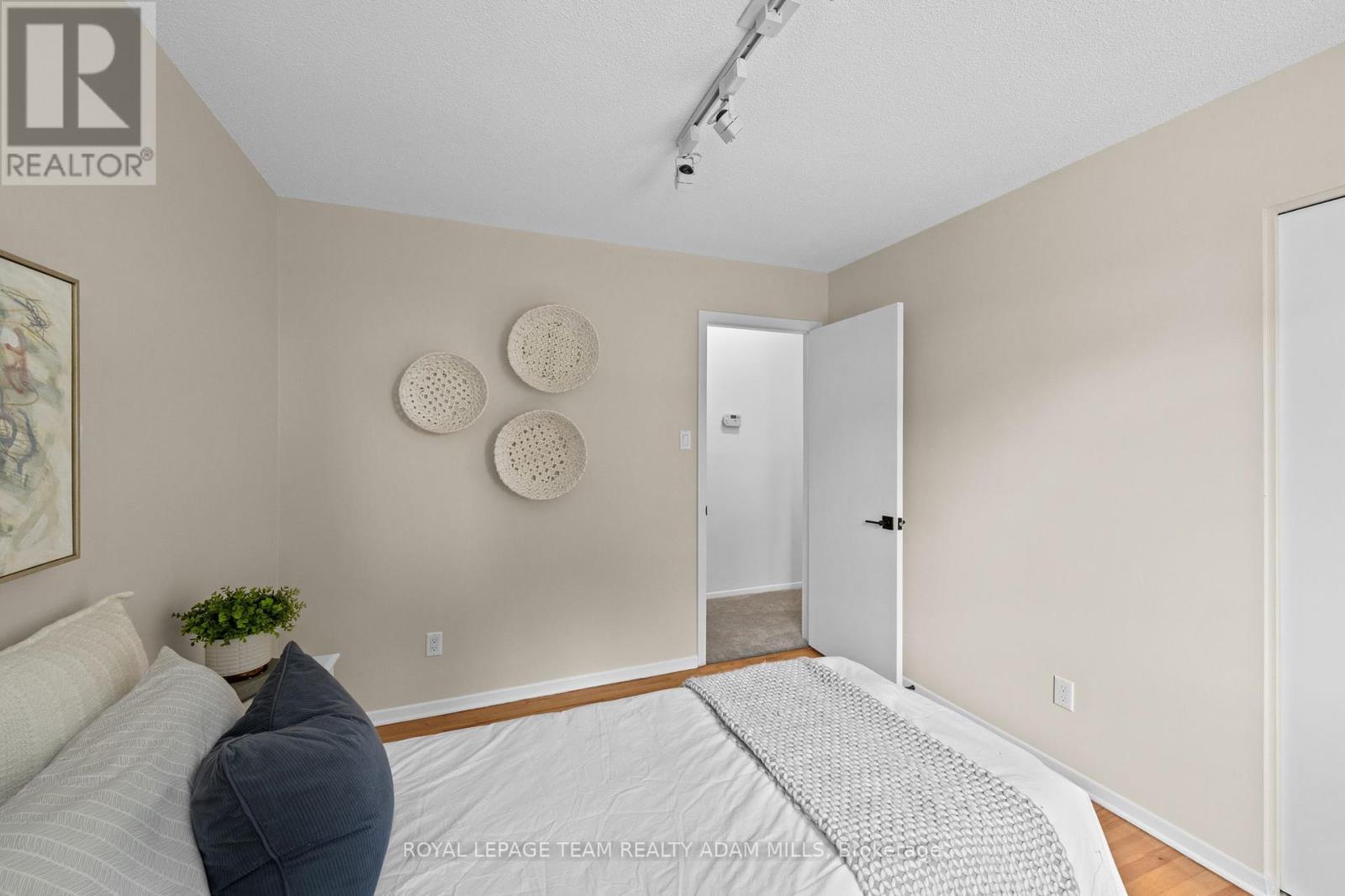 968 Walkley Road, Ottawa, Ontario  K1V 6R3 - Photo 23 - X12375194