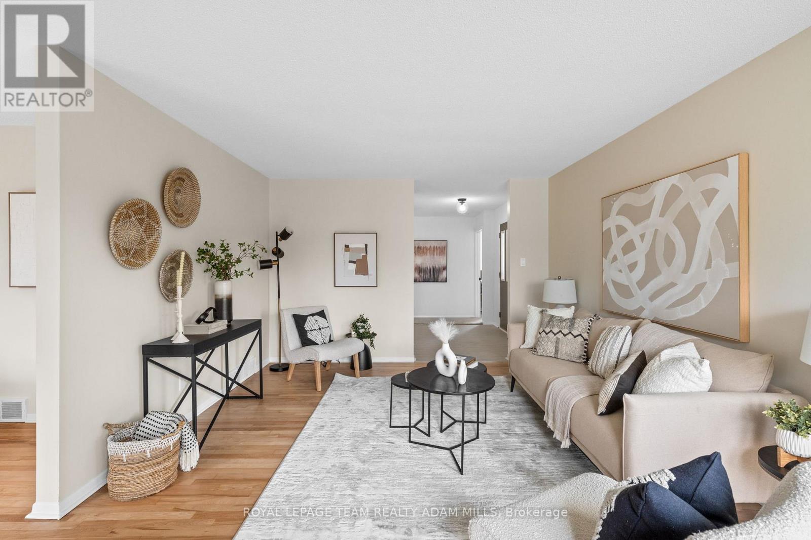 968 Walkley Road, Ottawa, Ontario  K1V 6R3 - Photo 7 - X12375194