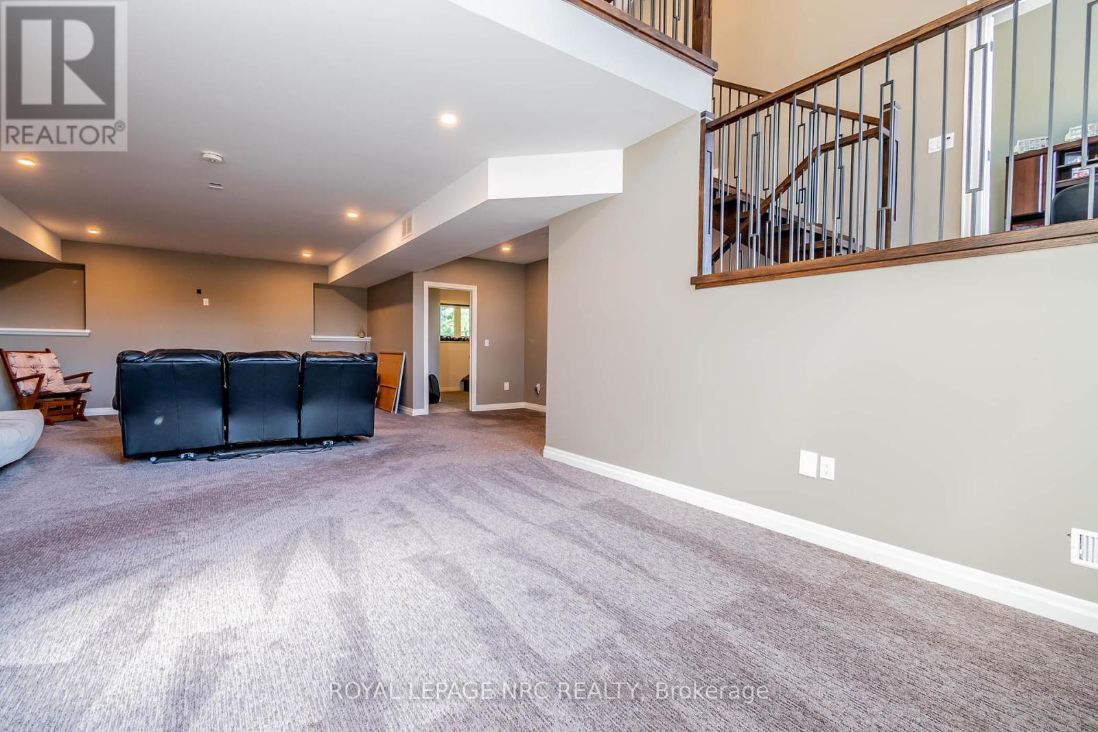 713 Clarence Street, Port Colborne, Ontario  L3K 6B8 - Photo 32 - X12375176