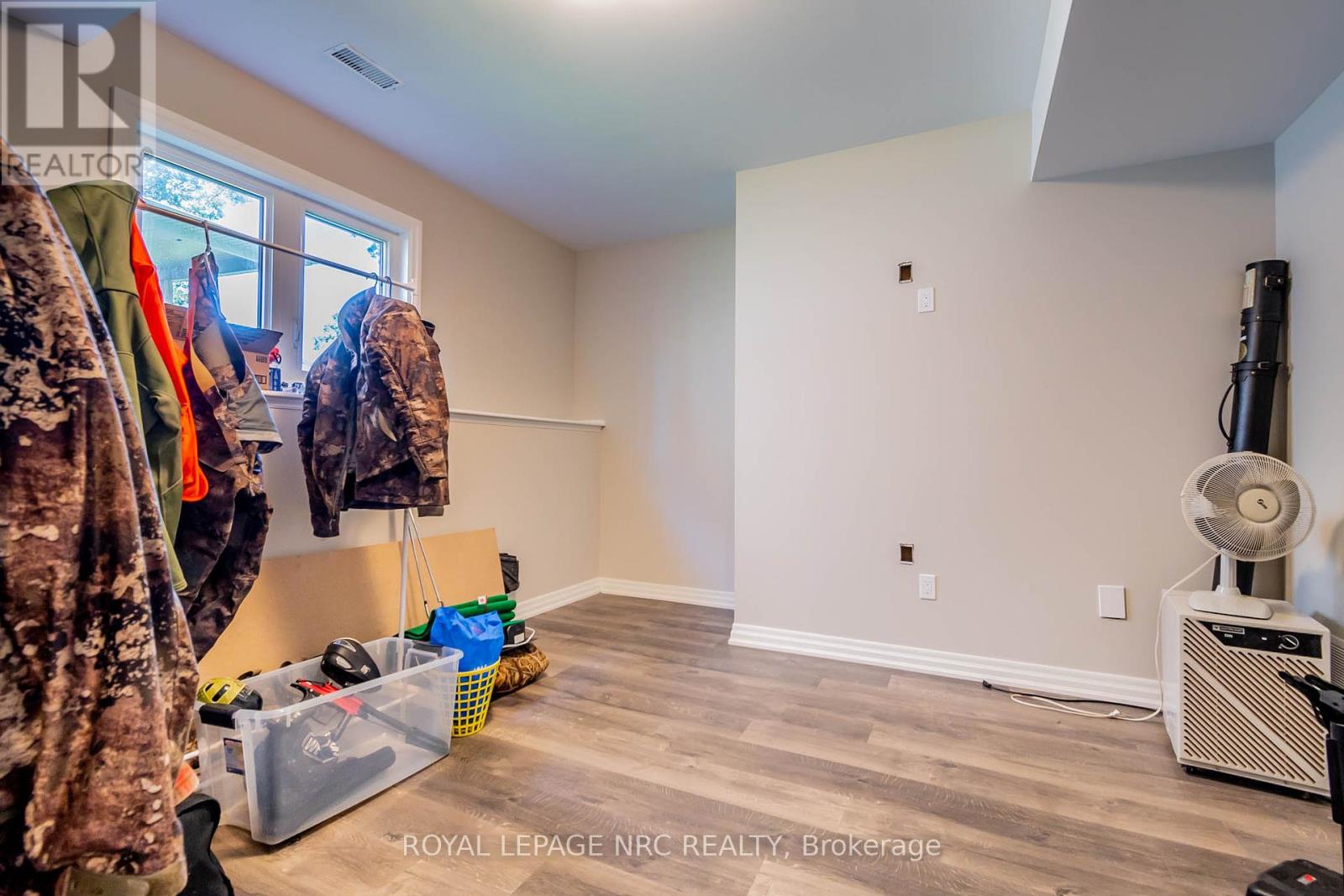 713 Clarence Street, Port Colborne, Ontario  L3K 6B8 - Photo 37 - X12375176