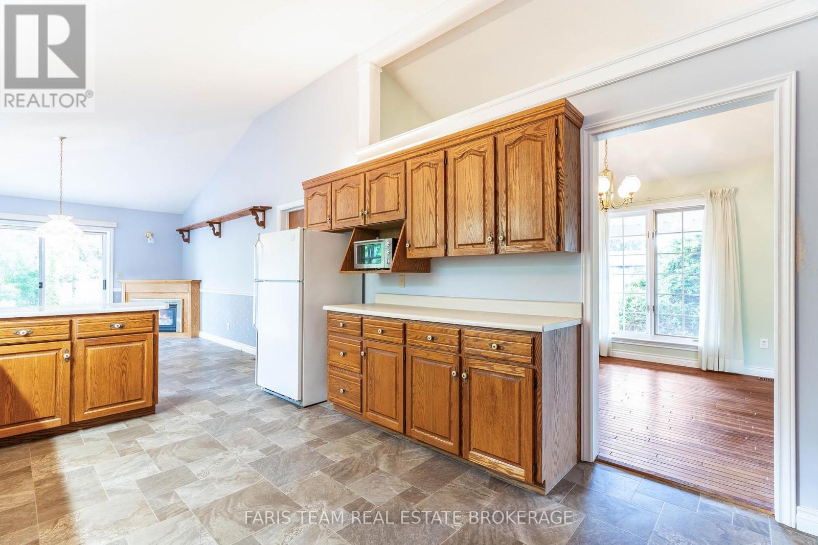 53 Maple Drive, Orillia, Ontario  L3V 3W5 - Photo 8 - S12369681