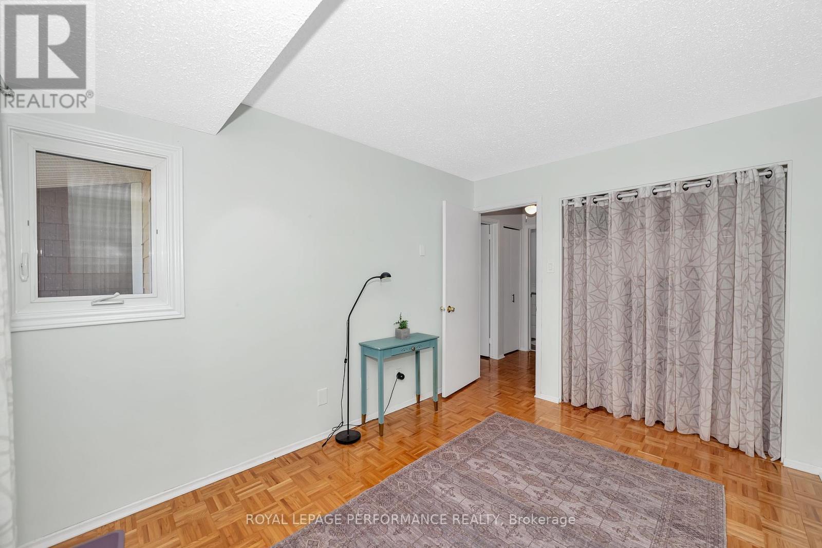 302 Salter Crescent, Ottawa, Ontario  K2K 1Z3 - Photo 23 - X12364882