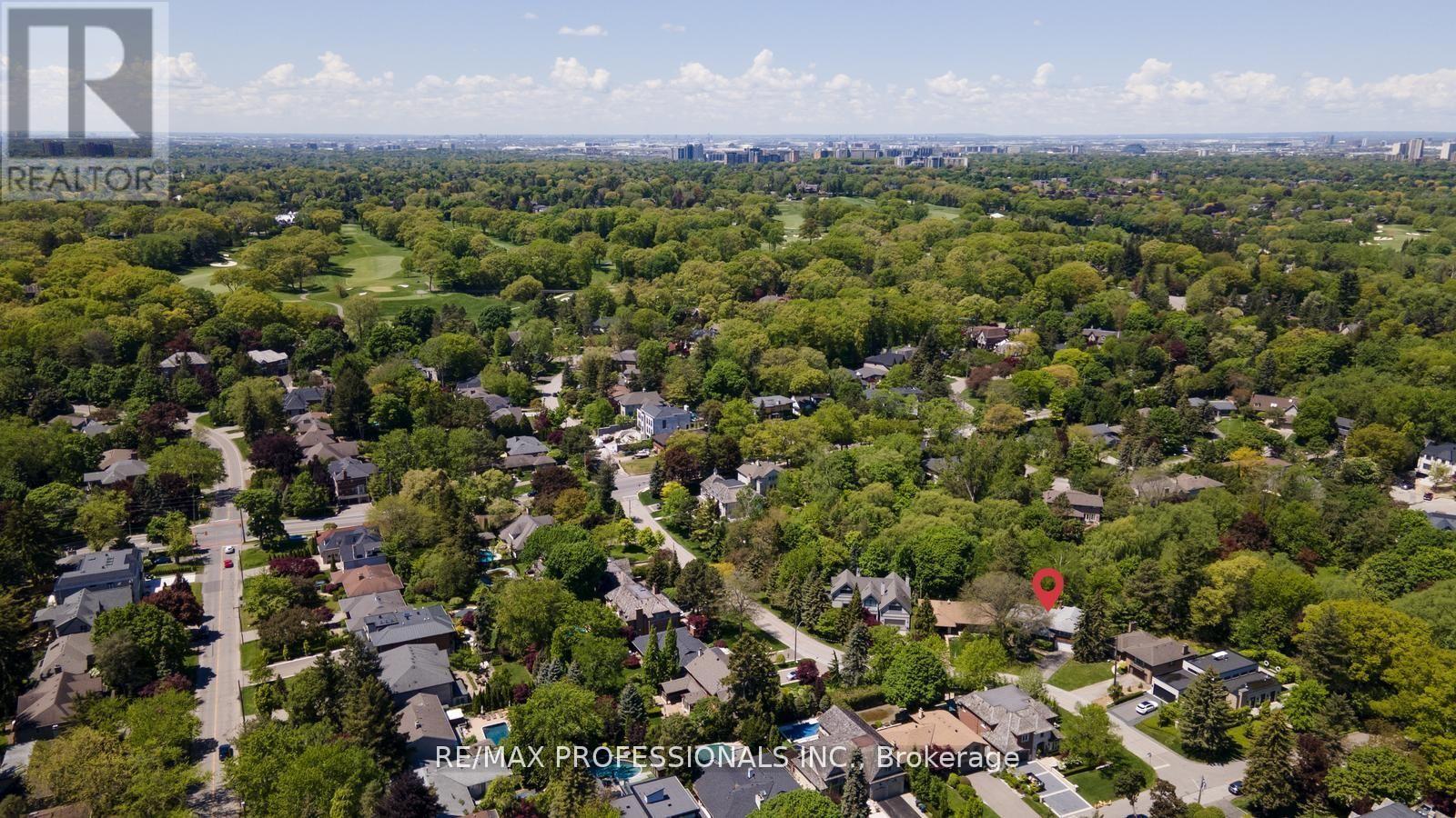 8 Glendarling Road, Toronto, Ontario  M9A 4G2 - Photo 39 - W12375054
