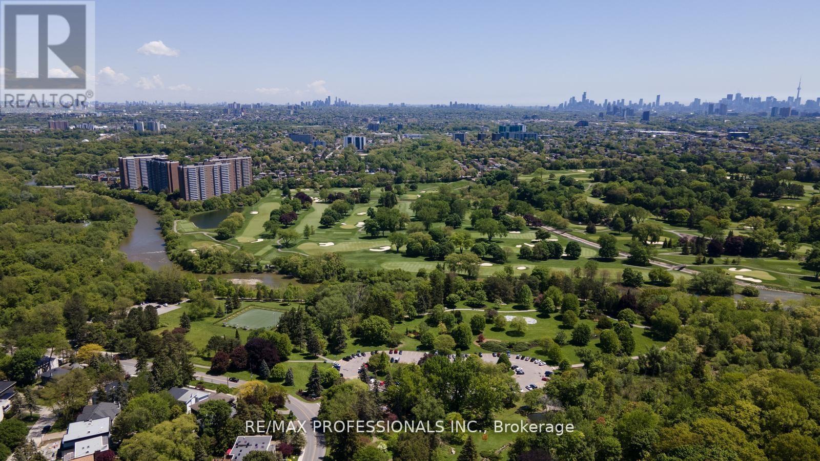 8 Glendarling Road, Toronto, Ontario  M9A 4G2 - Photo 41 - W12375054