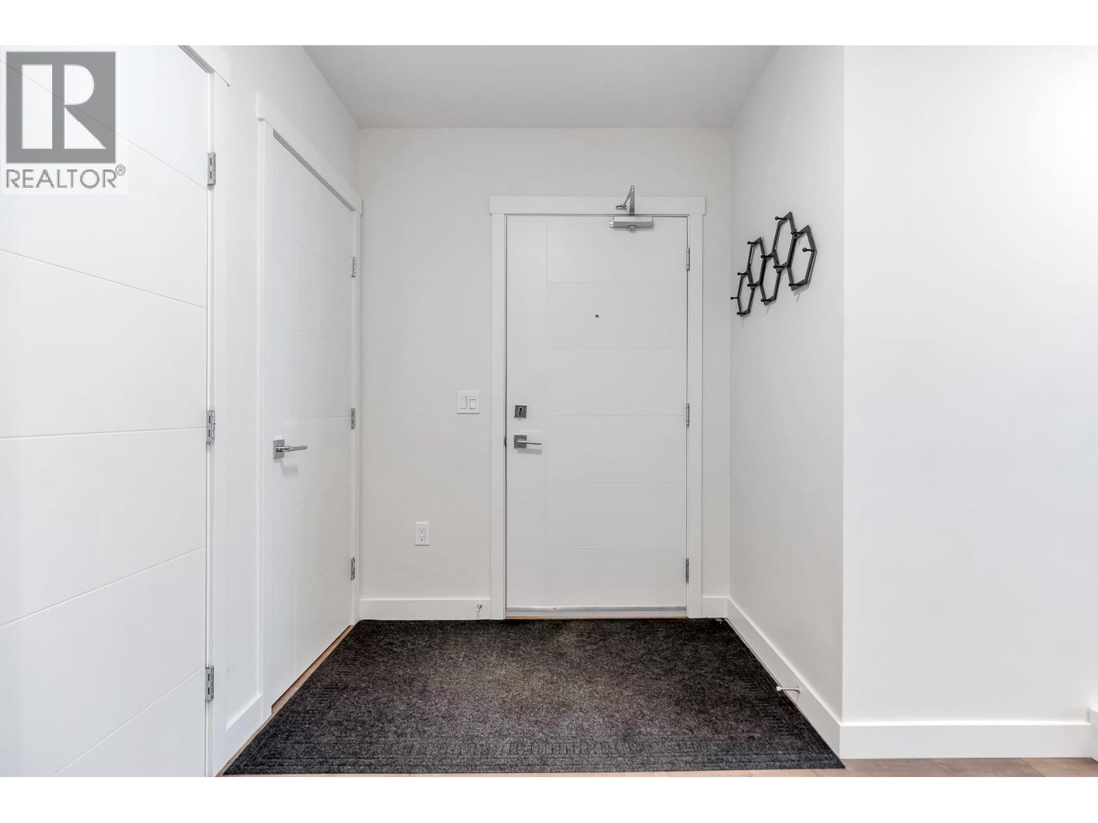 611 707 Como Lake Avenue, Coquitlam, British Columbia  V3J 0J5 - Photo 5 - R2978100