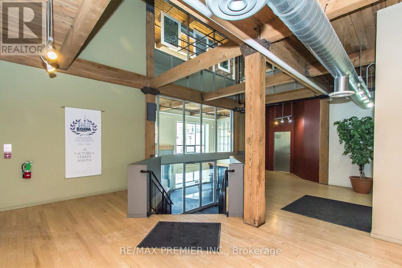 Unknown Address, ,     - Photo 2 - X12375010