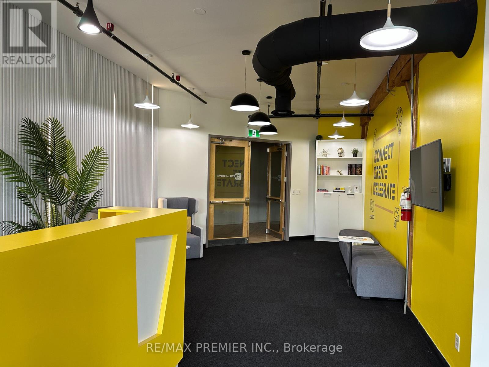 Unknown Address, ,     - Photo 3 - X12375010