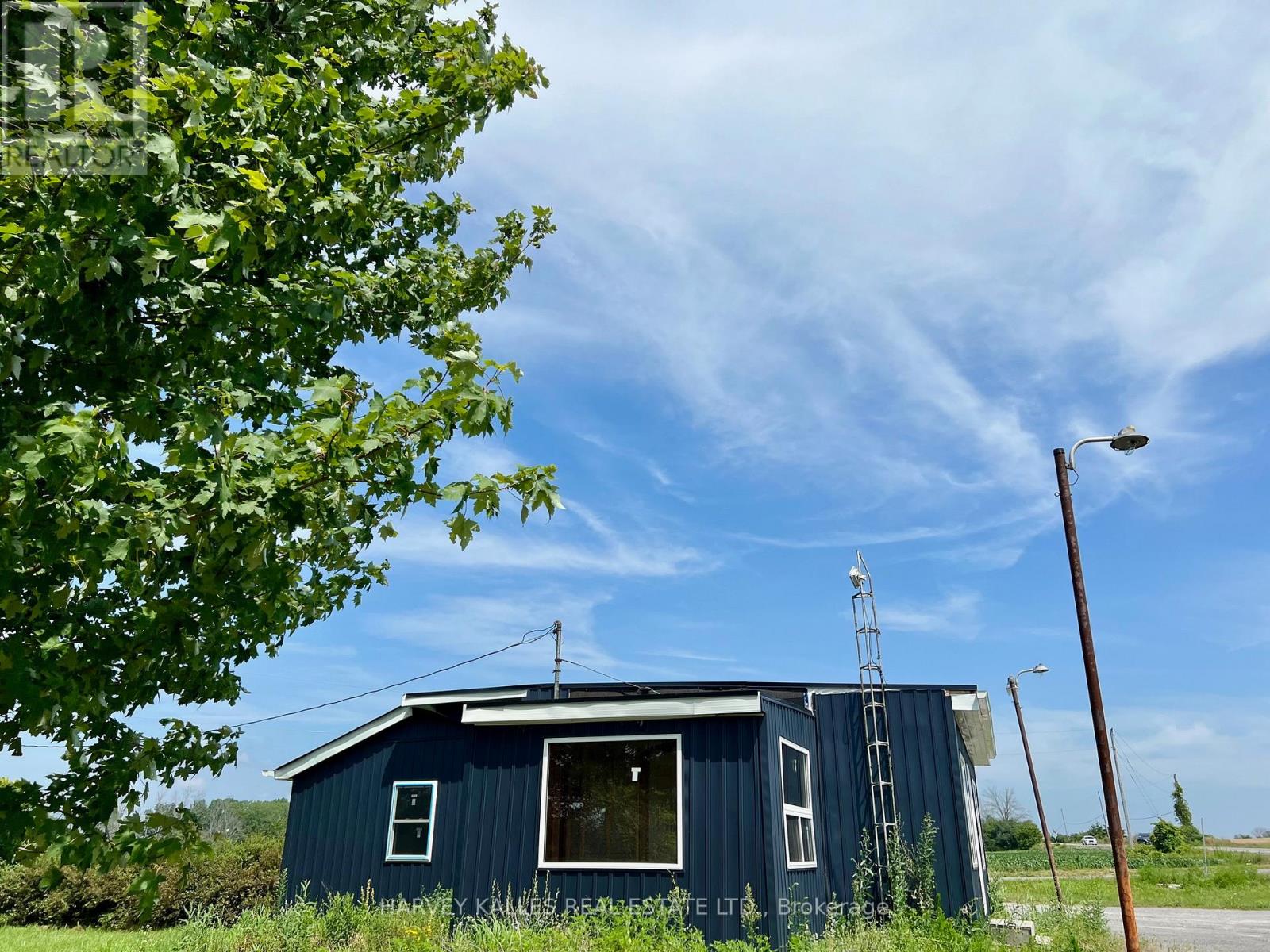 11 Melville Road, Prince Edward County, Ontario  K0K 1T0 - Photo 10 - X12373016