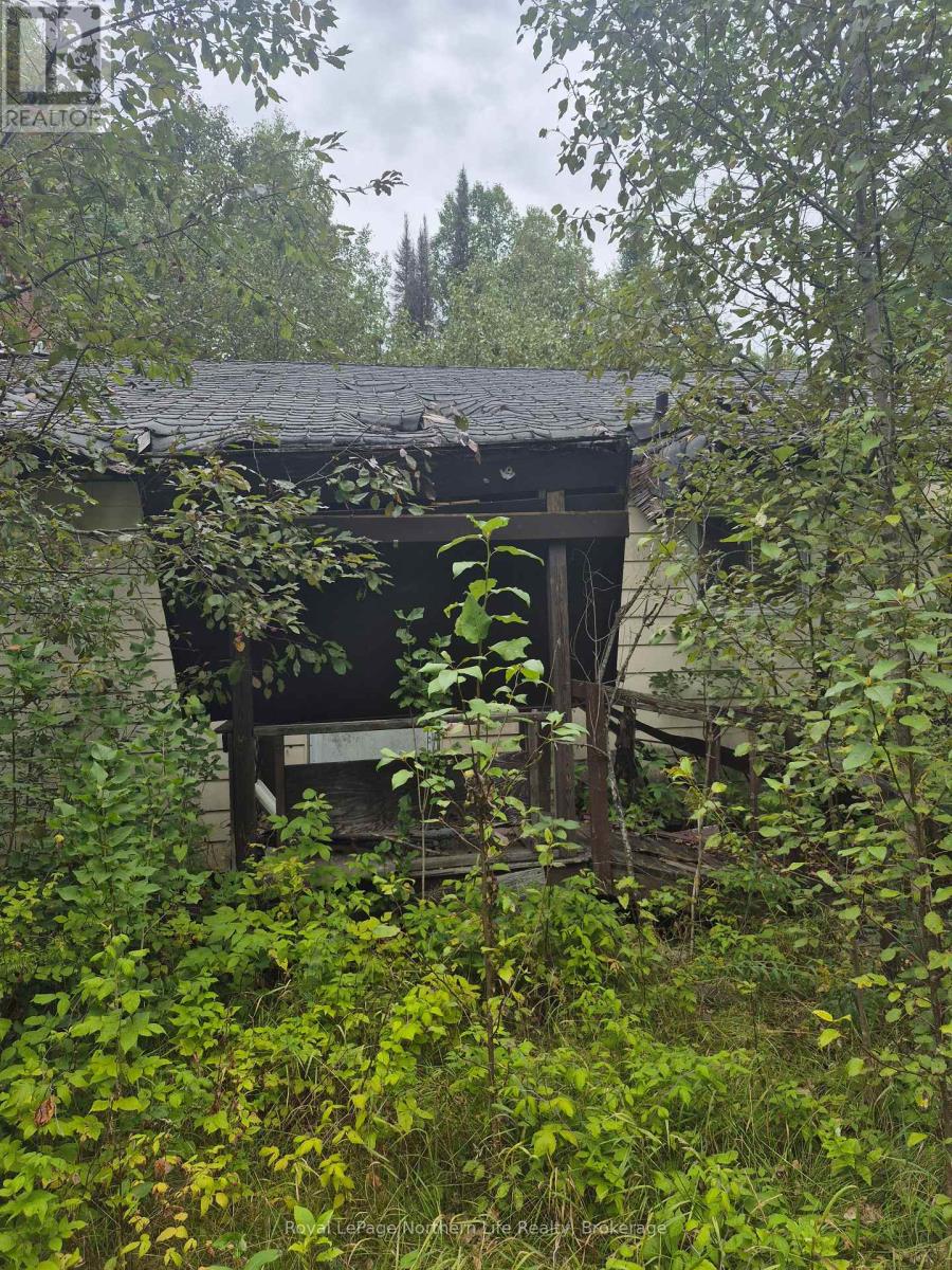 7 Burritts Road, Papineau-Cameron (Papineau Cameron), Ontario  P0H 1V0 - Photo 8 - X12375146